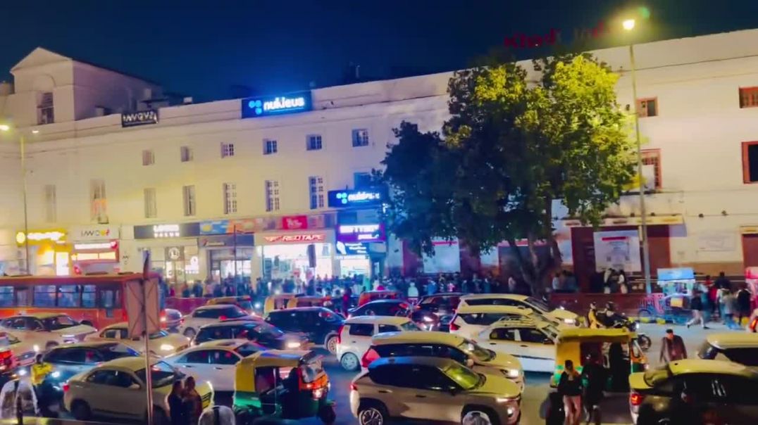 ⁣@OnVlogger  Daily vlogs exploring the iconic Connaught Place – Delhi’s heartbeat with street