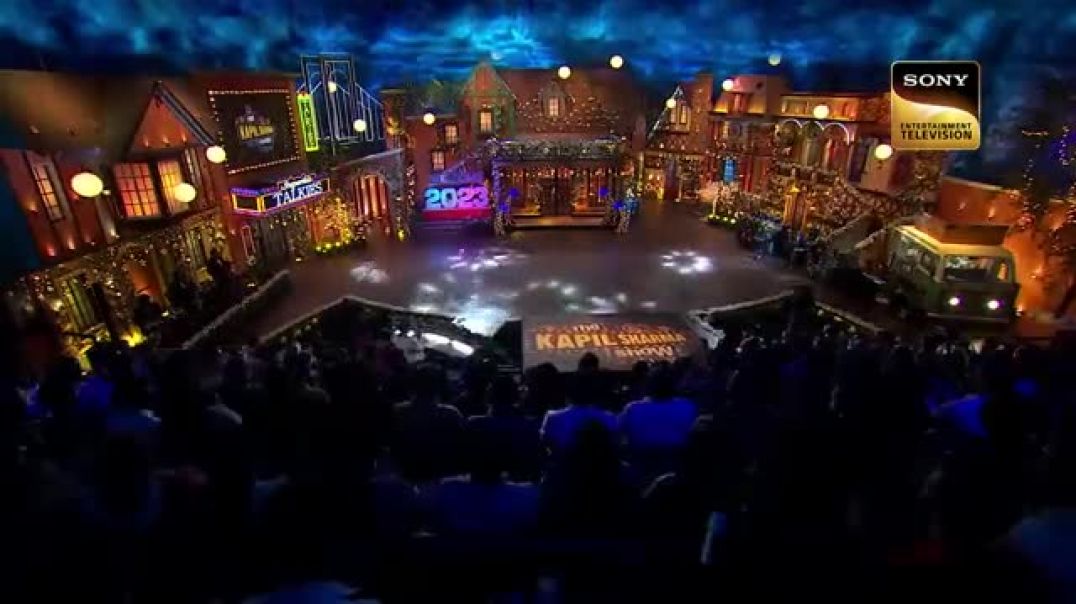⁣Zakir_Khan_को_क्यों_लेना_पड़ा_Makeup_में_Diploma____The_Kapil_Sharma_Show___Reloaded(360p)