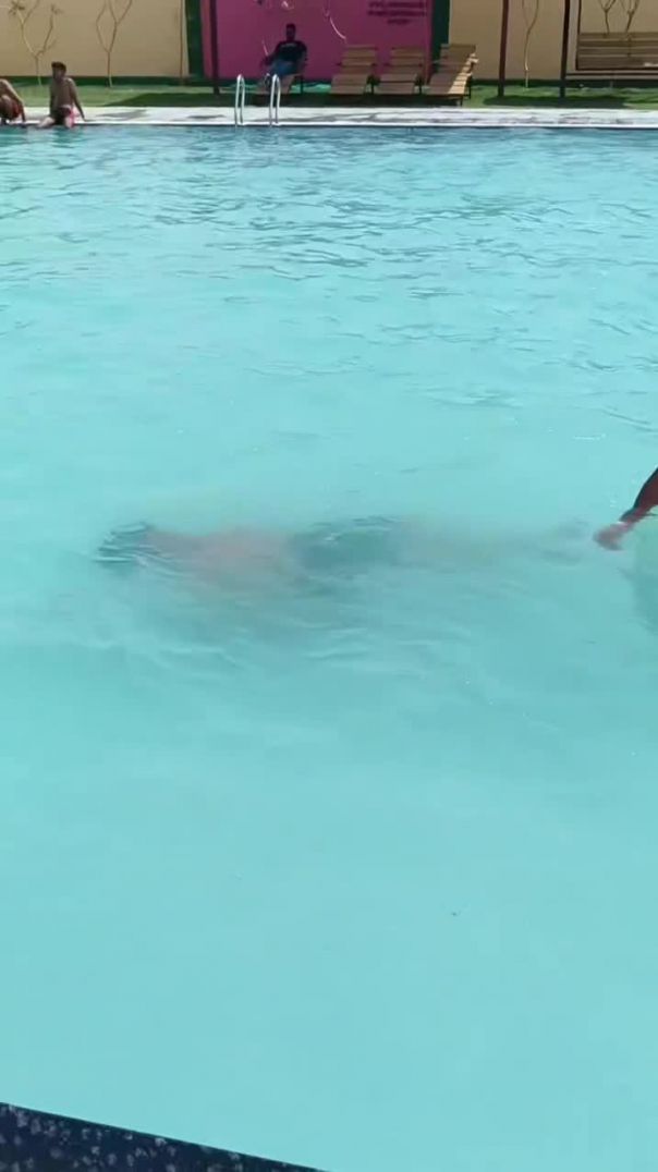 VID_20250409_215245_112