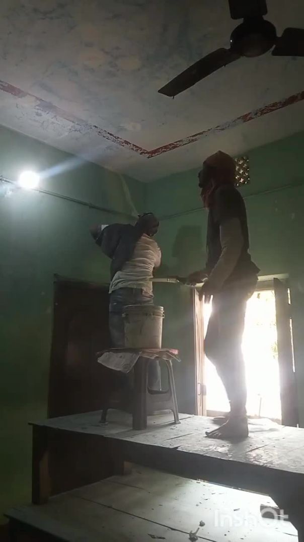 प्राइमर देकर कर उसके बाद कलर पेंट