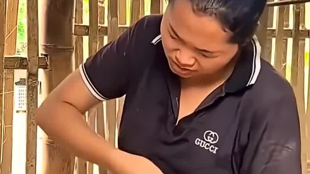 ⁣#breastfeeding_#motherandchild_#newbornbaby_#cute_#baby_#newborn_#cutebaby_#shortvideo(720p)