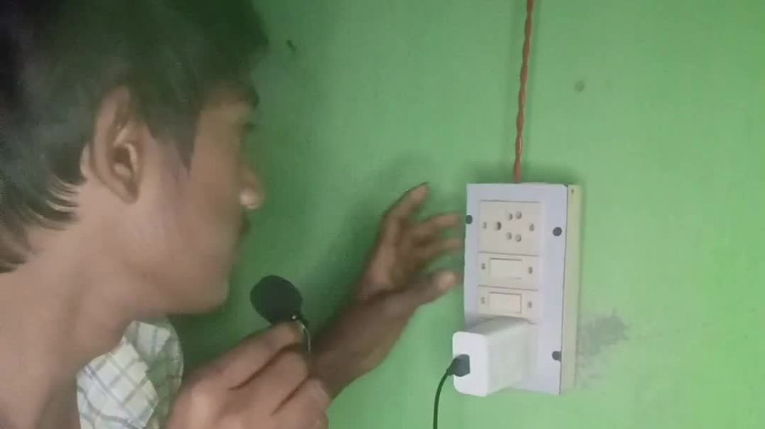 ⁣बेडरूम से निकलते ही देखें क्या हुआ