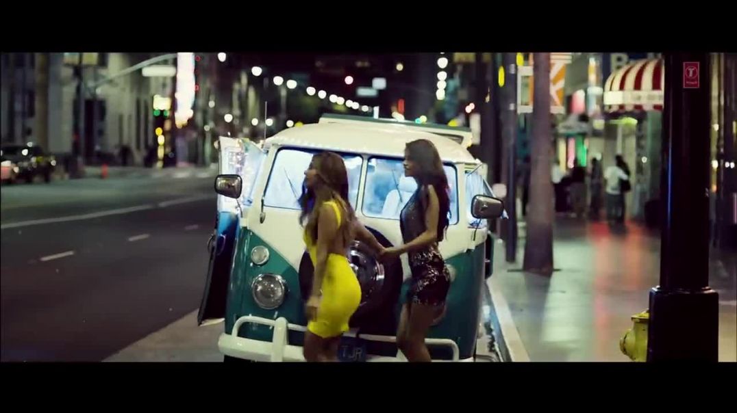 ⁣Blue_Eyes_Full_Video_Song_Yo_Yo_Honey_Singh___Blockbuster_Song_Of_2013(720p)