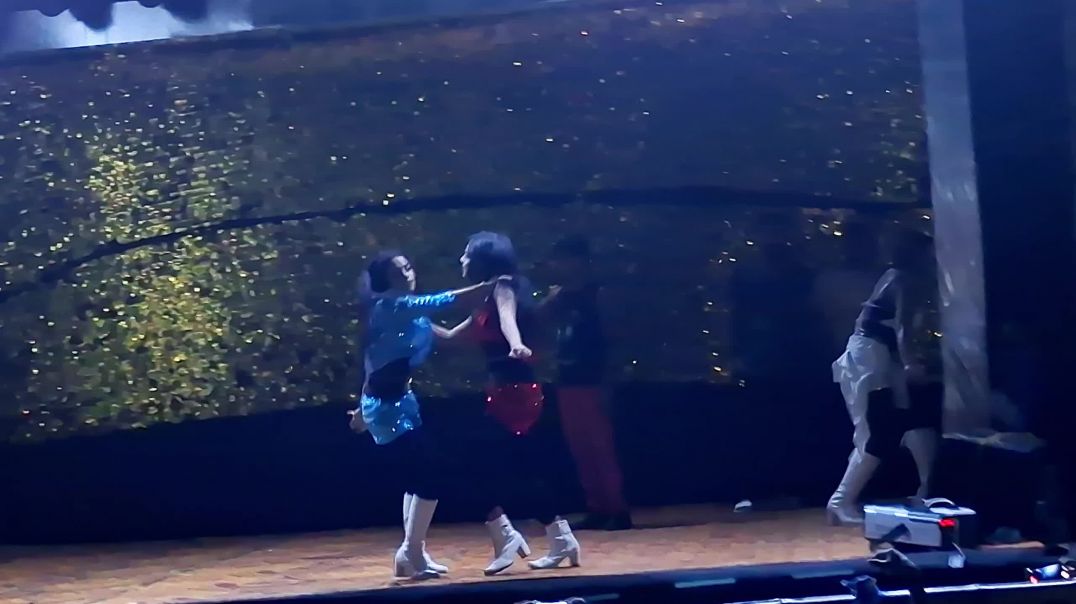 যাবার বেলায় দেখা হল কথা হল না