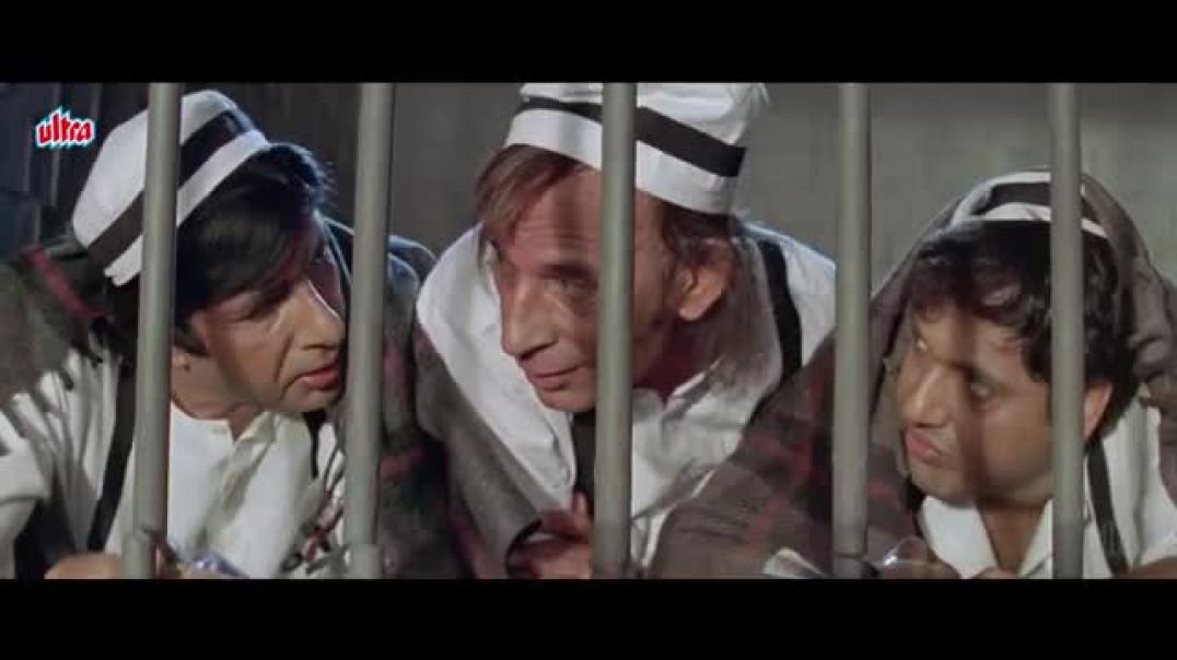 ३_भाई_साथ_में_भागेंगे_तो_जस्ती_ख़ुशी_होगी_ना!_🤣_BADE_MIYAN_CHOTE_MIYAN_Comedy_Scenes_Amitabh_Govinda(