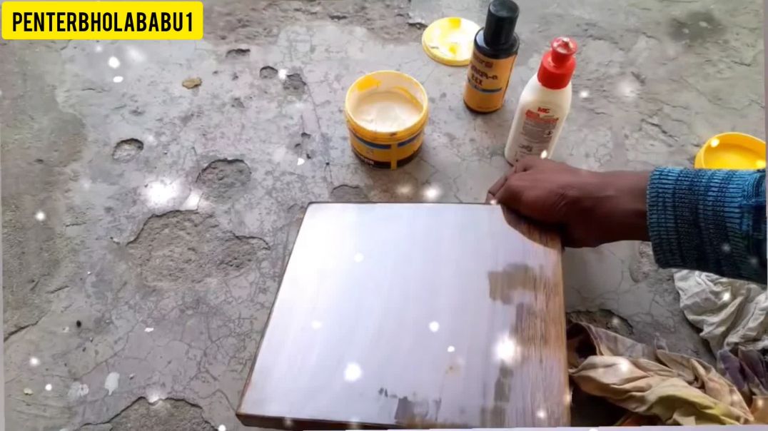 ⁣Wood polish design #kalakaarjhakash #construction #wallputtykaisekare #wallputty