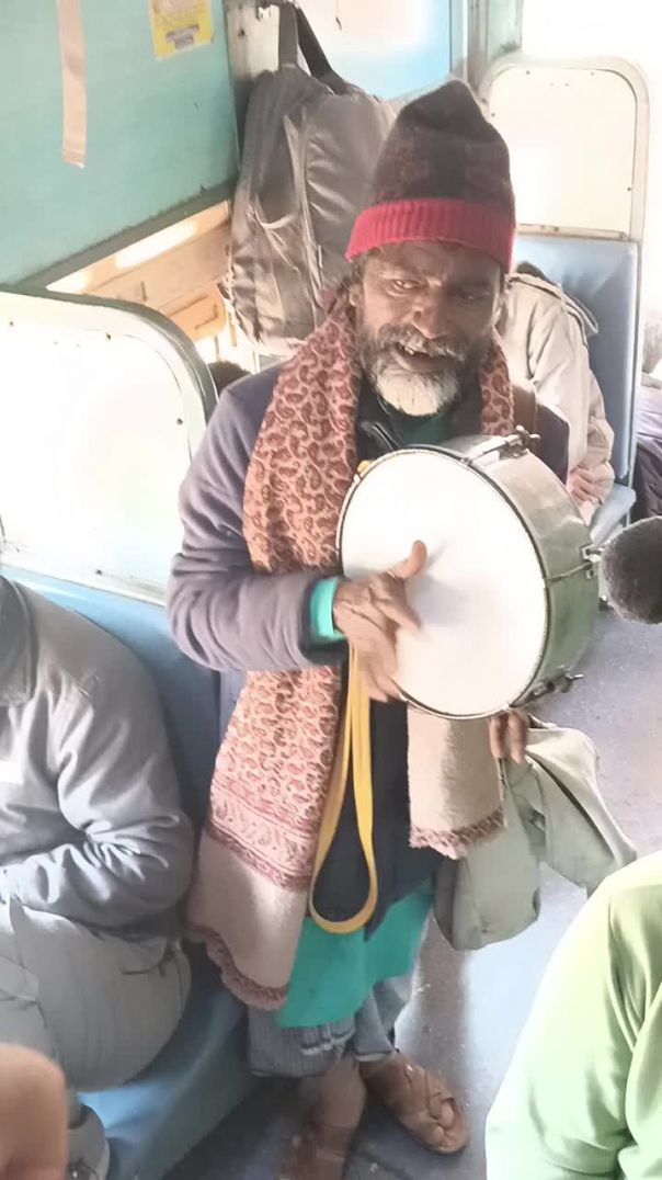 Train viral videos 2025