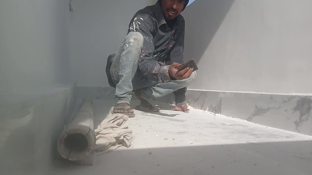 ⁣Saroj kagaj se Deewar mein ghisai