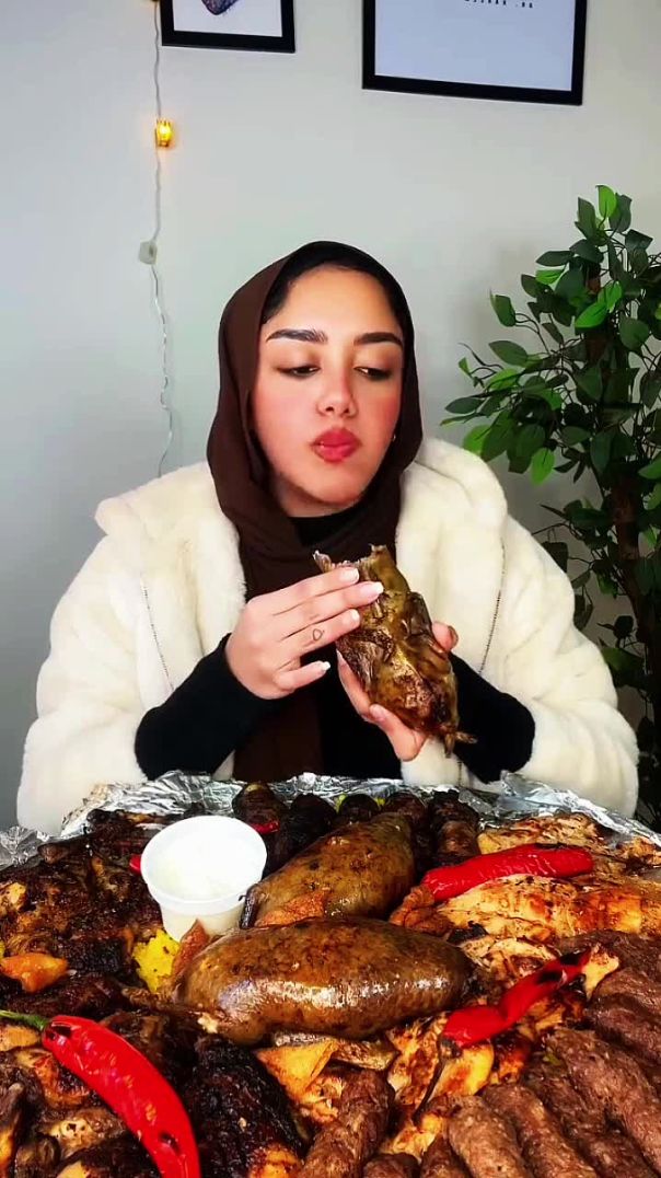 Does the Sheikh of Dubai Eat Only Camel Meat? 🐪👑 | Truth or Myth!