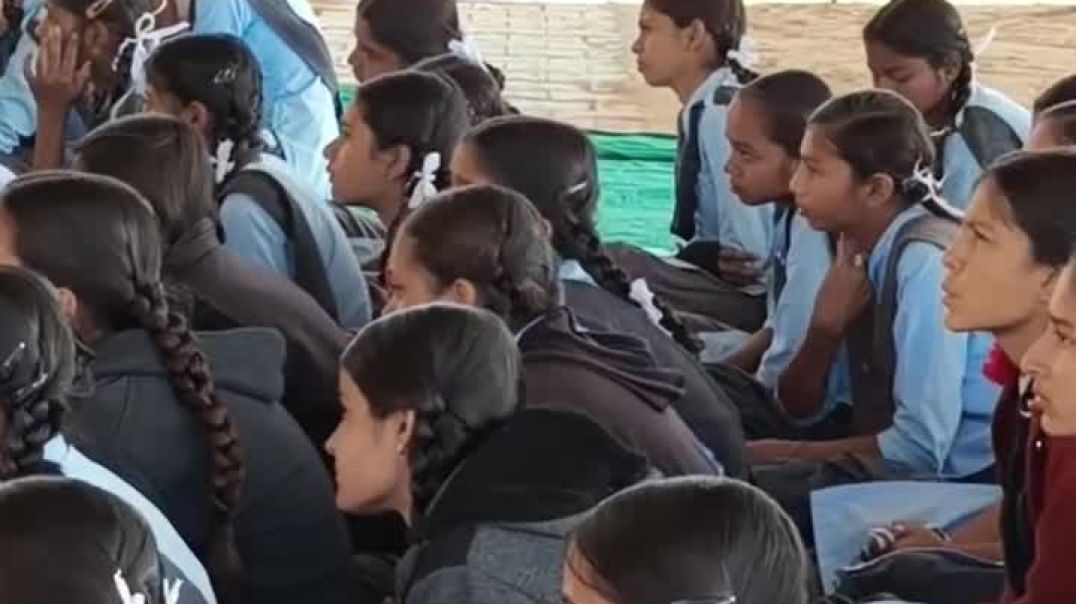 ⁣बेटी पढ़ाओ ...बेटी बचाओ... बेटी समझाओ...