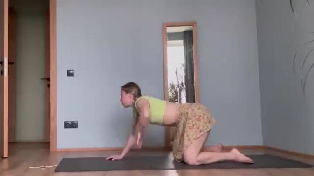 ⁣Boom Diggy Boom Yoga