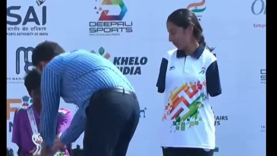 આ દિવ્યાંગ બેન ને કેટલા મિત્રો અભિનંદન આપશે