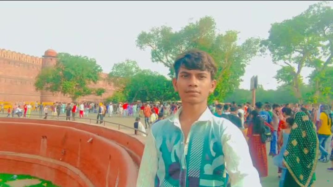 ⁣Lal kila delhi enjoy
