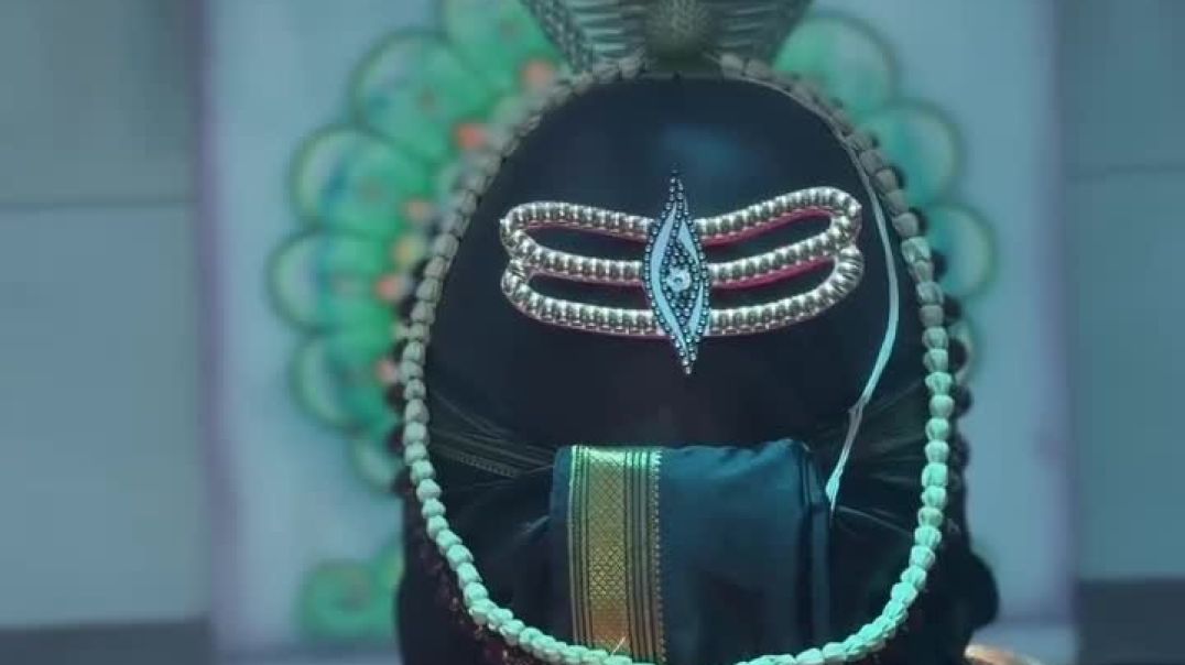 ⁣जब रास्ते उलझ जाएँ...  तो आँखें बंद कर नाम लो - महादेव 🔱 #kashivishwanath  #Mahadev  #Har Har Mahade