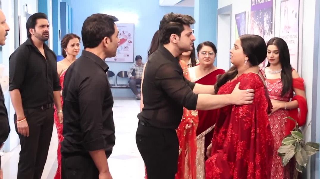 ⁣Man Atisundar | The Mittal family is becoming suspicious of Radhya. Radhya didn't stop Rajni. T