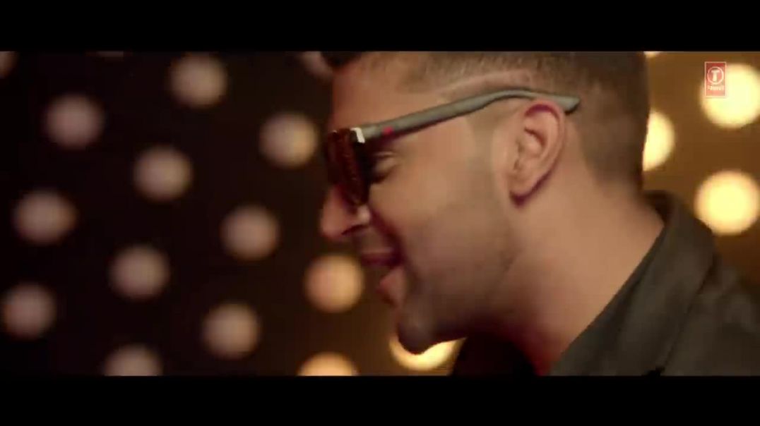 ⁣Patola_Video_Song___Blackmail___Irrfan_Khan___Kirti_Kulhari___Guru_Randhawa(720p)