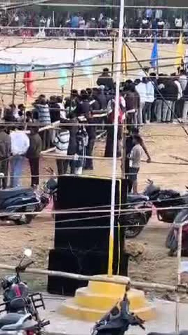 Football match ka Maja