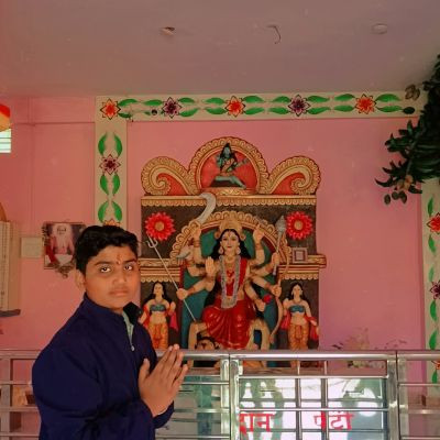 106958096692334751640 