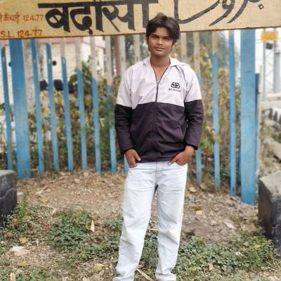 104745776155934175642