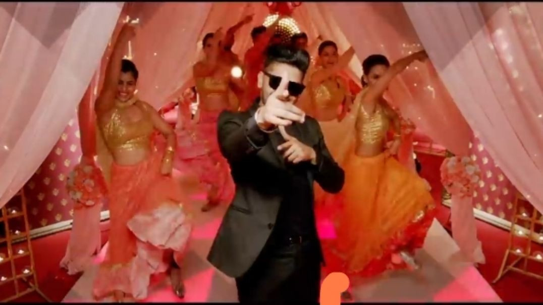 ⁣Patola_Video_Song___Blackmail___Irrfan_Khan___Kirti_Kulhari___Guru_Randhawa(720p)