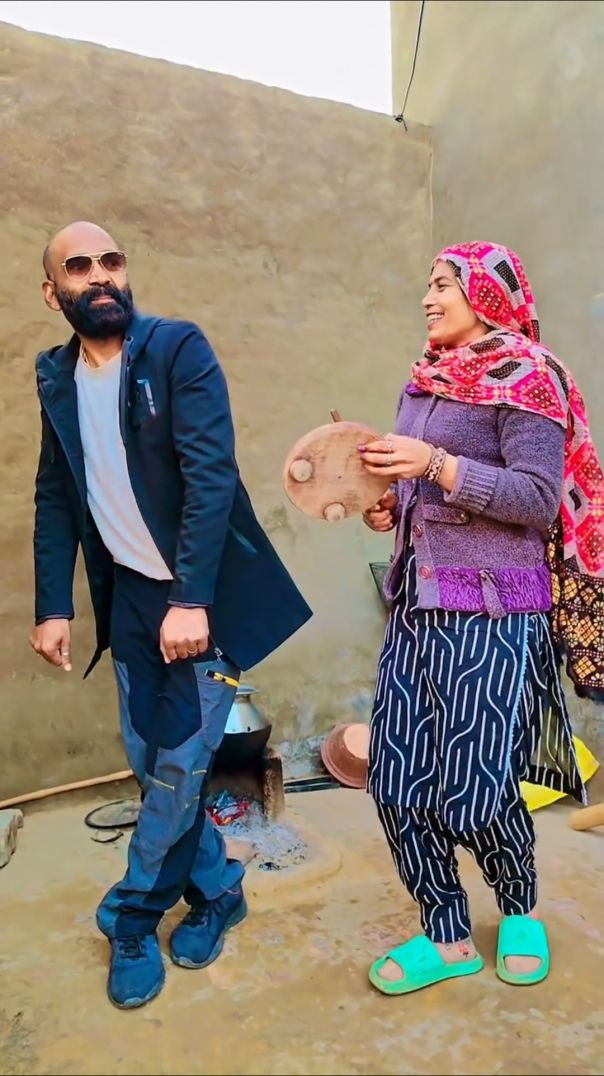 तेरी मेरी जोड़ी जिया बेलण चकला,🤣🤣👍👍🙏Plz follow my Instagram account ,@raaj__writer_nohar #v