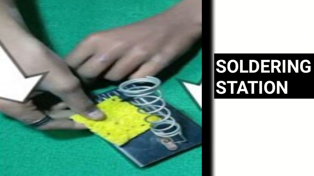 ⁣Soldering station