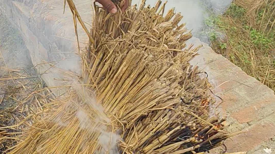 ⁣Thand me aag 🔥 jalate huye masti