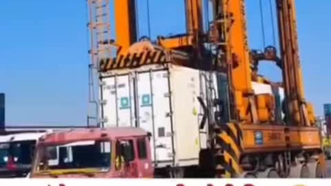 ⁣ट्रकवर कंटेनर ठेवायची टेक्निक