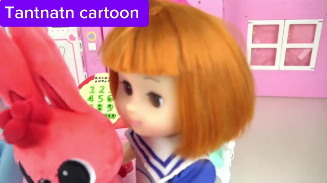 ⁣Baby doll in market for something parchase