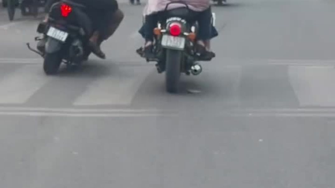 ⁣Dekho n dekho gaya😆 dekho n🤭🤭🤭🤭🤭🤭🤭