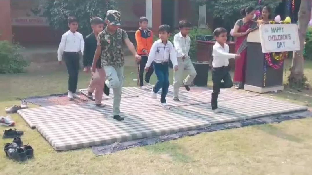 छोटे बच्चों ने किया कमल