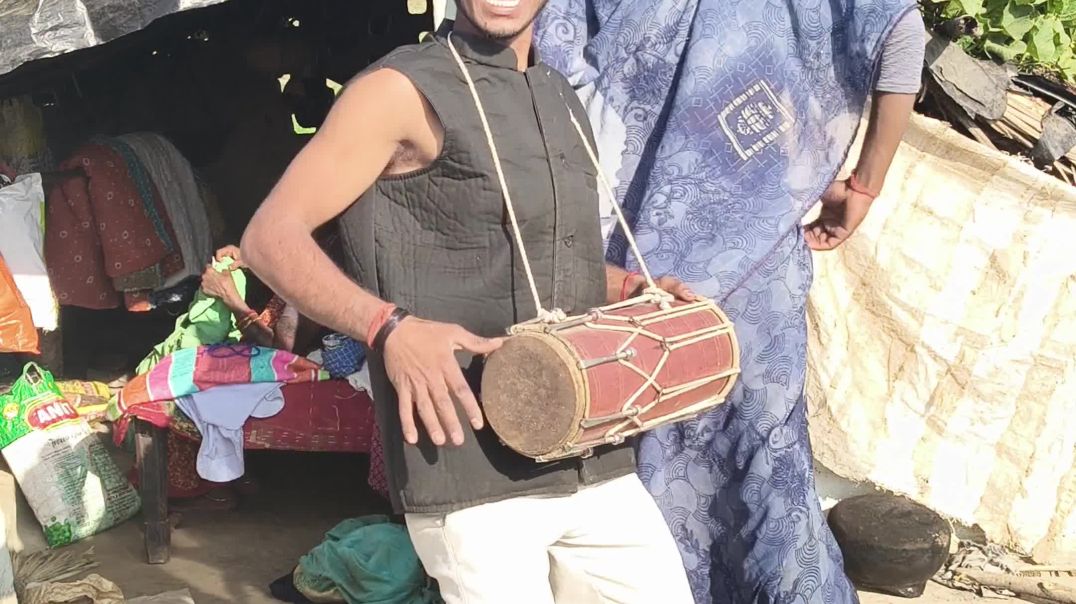 ⁣Funny dance 😃😃