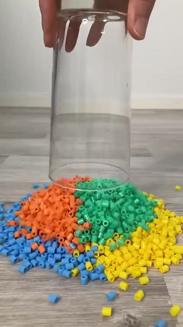 How_to_Sort_Beads_by_Color_in_Just_5_Seconds!_#shorts_#reverse(480p)