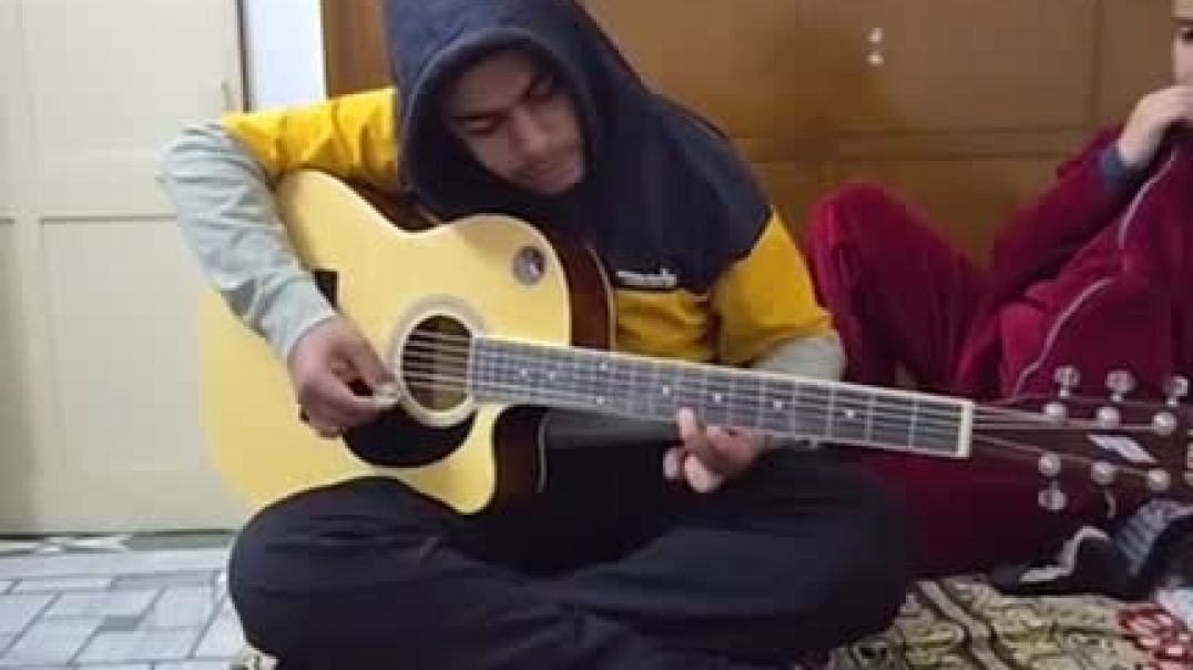 ⁣Gulabi Aankhe jo teri dekhi