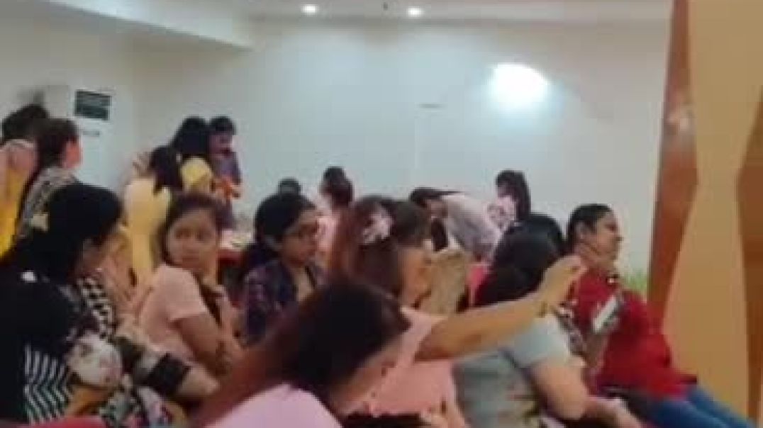 ⁣Draping Class bignner to Hiro.