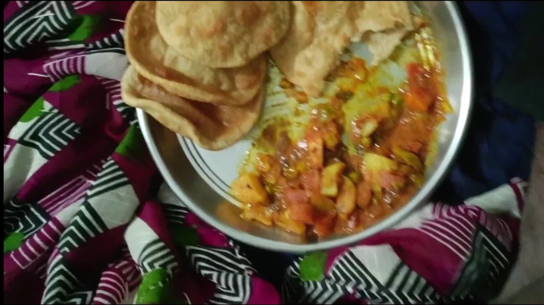⁣मेरी मां ने (🥕🥔) पूरी बनाई मेरे लिए