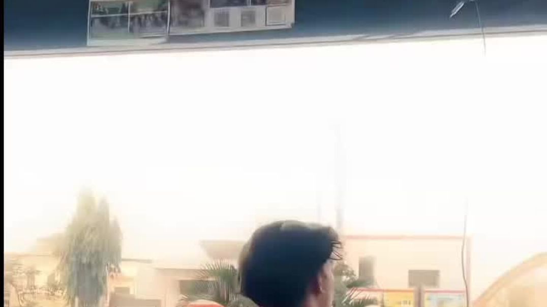 ⁣#goldflakes #shayari