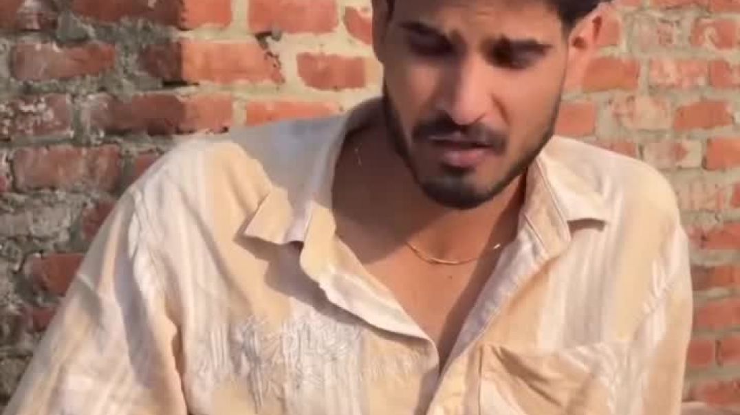 gf ke chakkar me dost se dushmani 😂😂