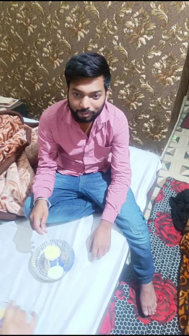 Abhi Abhi so kar utha hun