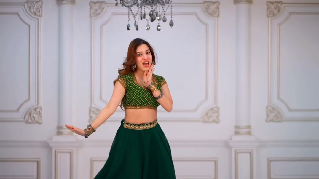 ⁣“Green Lehenga Magic 💚 | Grace Meets Glam Dance” #dancevideo #reelsindia #viralreels #shortsviral