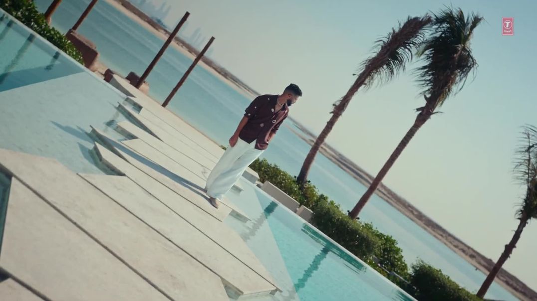 AADAT__Official_Video___YO_YO_HONEY_SINGH___AP_DHILLON___VAANI_KAPOOR___51_GLORIOUS_DAYS___BHUSHAN_K