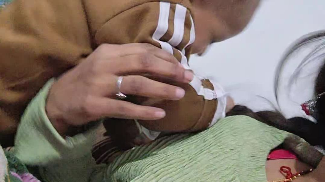 ⁣Nikku playing with my hair