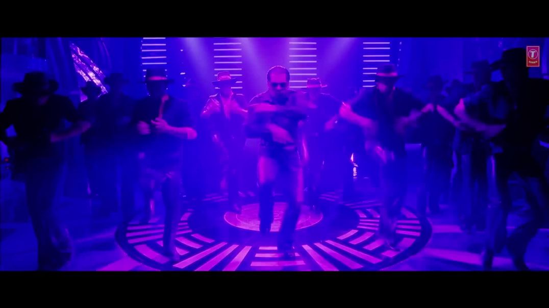 ⁣Lyrical _ Love Me Love Me _ Wanted _ Salman Khan _ Ayesha Takia _ Wajid_ Amrita Kak _ Sajid-Wajid(10