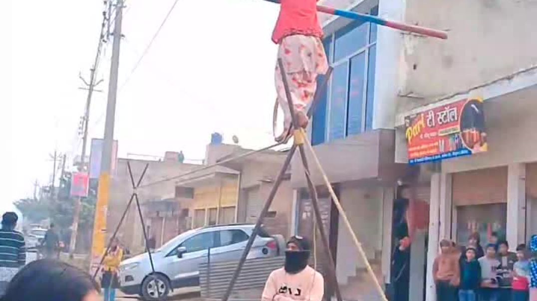 ⁣छोटी सी बेटी देखो यार रोड पर धमाल मचा दिया