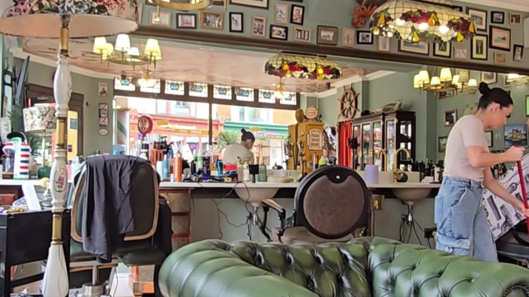 ⁣इंग्लंड मधील केश कर्तनालय Beautiful केस Hairs मराठी Marathi