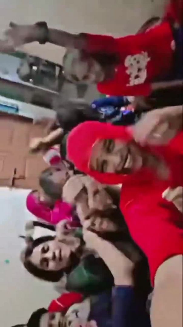 Apne Jigar ko tham ke baitho 😘😘