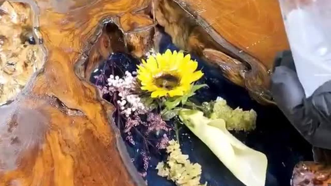 ⁣Amazing Process Of Turning This Chunk Of Wood to A Piece Of Art!