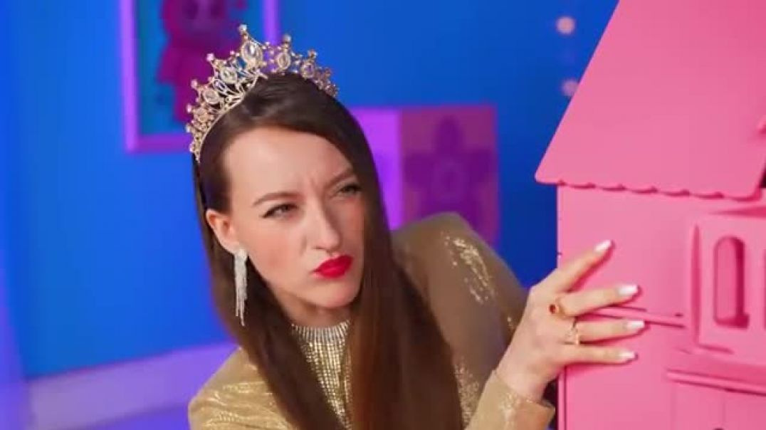 ⁣We_Build_Amazing_Doll_House___Rich_vs_Broke_Challenge_by_Multi_DO_Smile(360p)