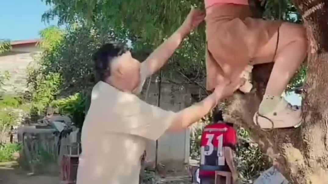 ⁣लड़की को कैसे उतरा 😂