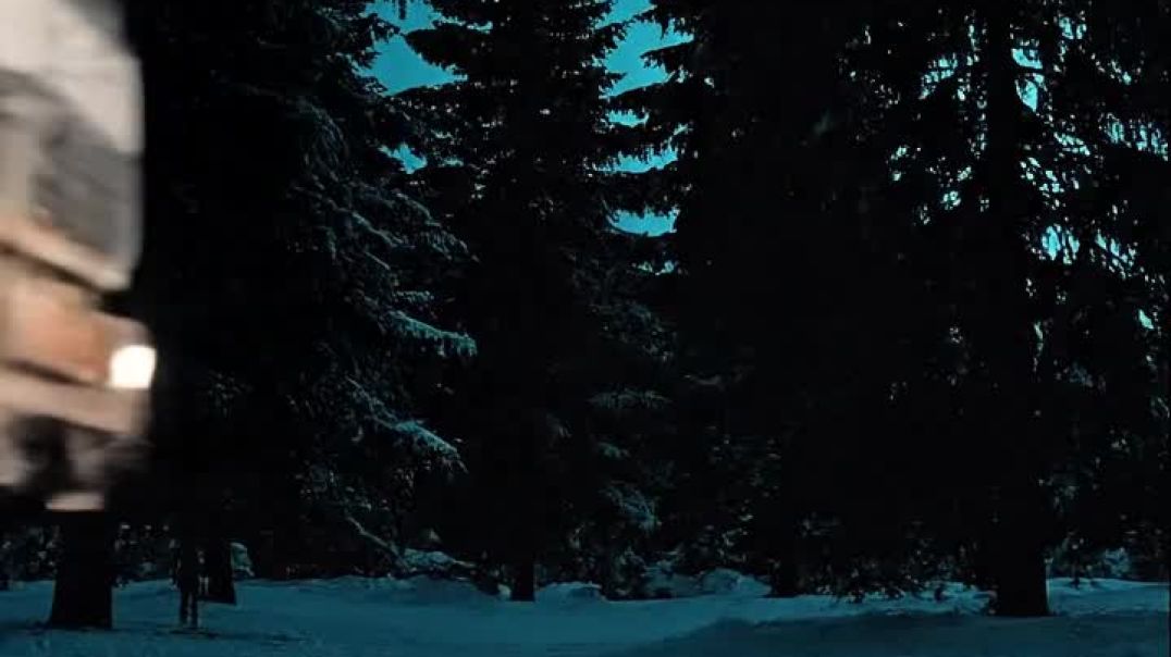 Cinematic_extreme_lowangle_202601071205_2o6r